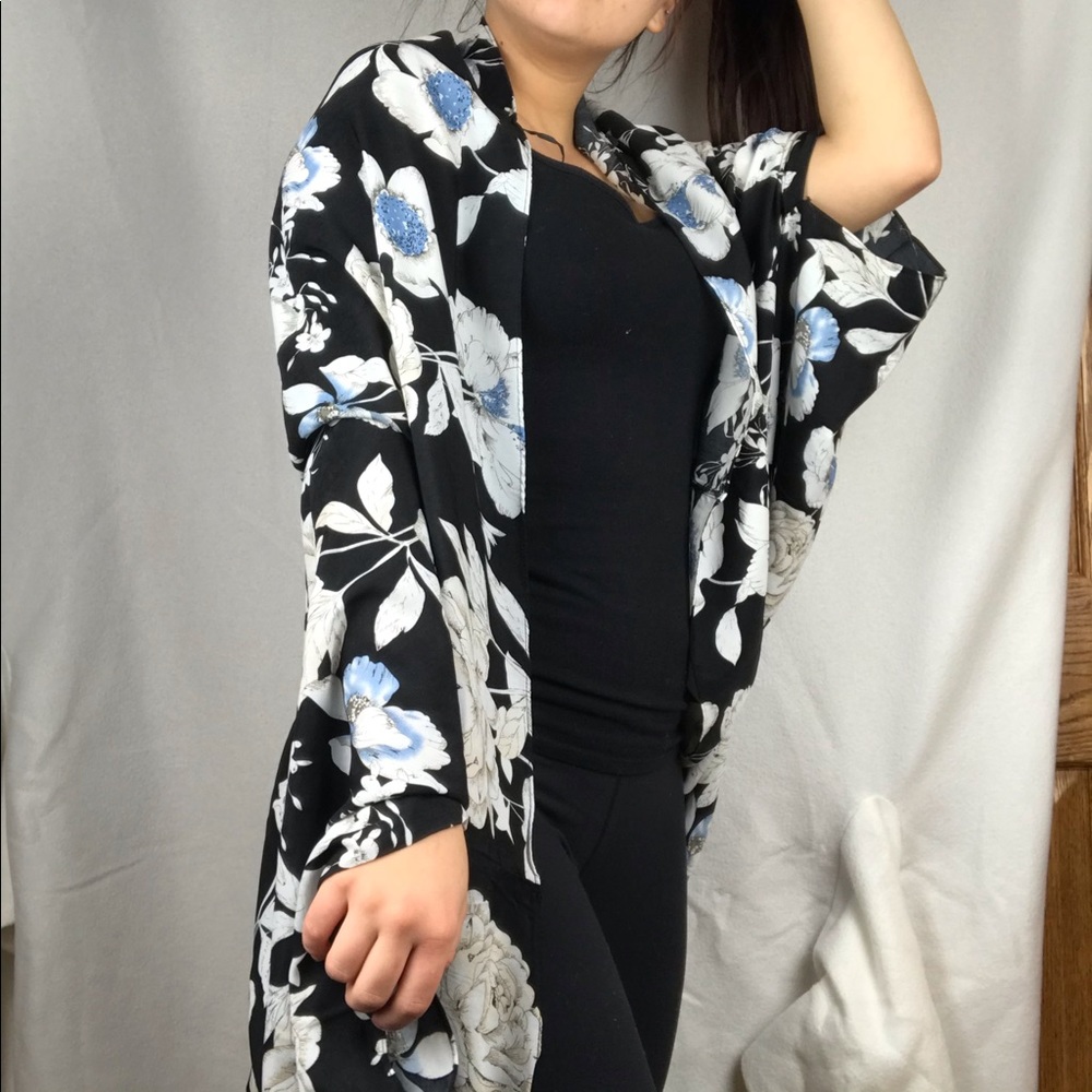 Fashion Nova floral kimono